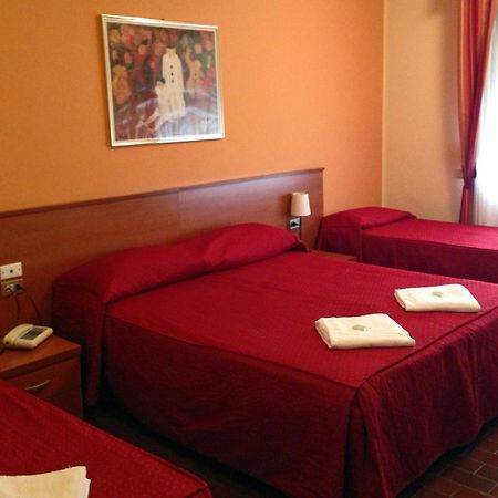 Hotel Forum Rozzano Room photo