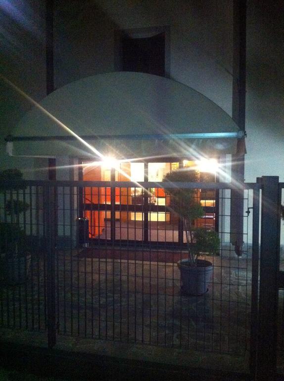 Hotel Forum Rozzano Exterior photo