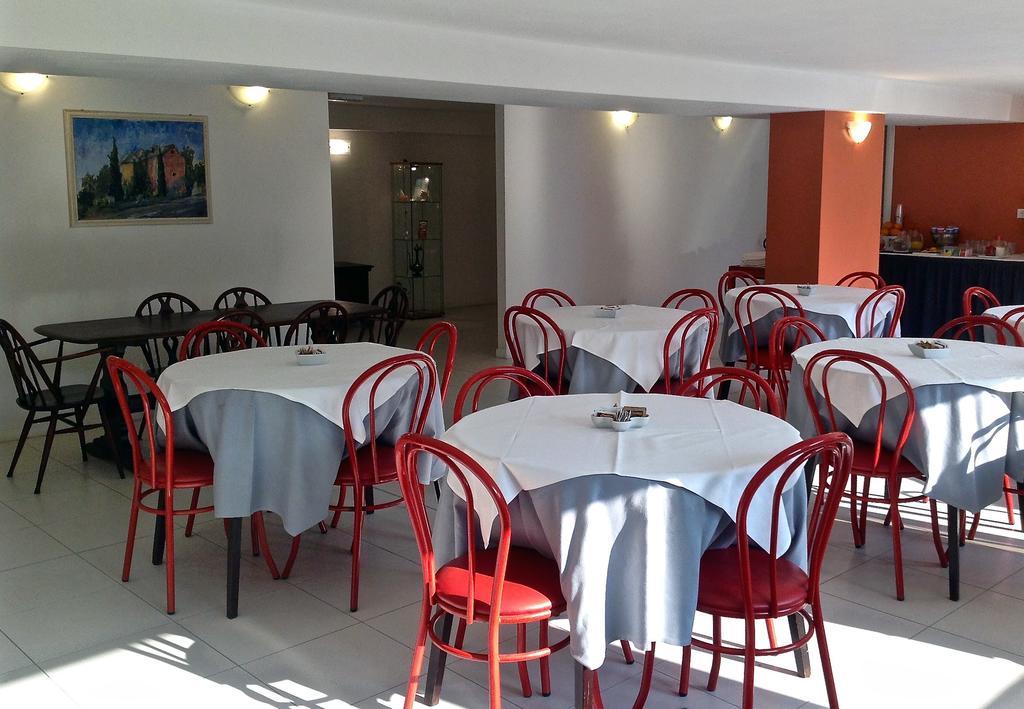 Hotel Forum Rozzano Exterior photo
