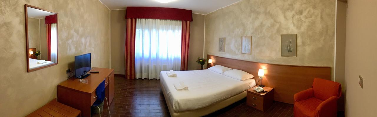 Hotel Forum Rozzano Exterior photo