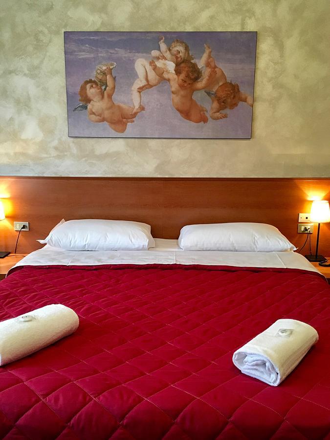 Hotel Forum Rozzano Exterior photo