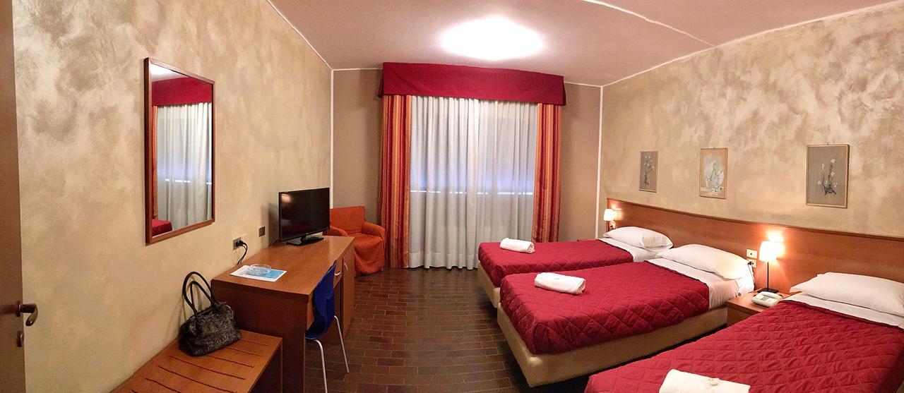 Hotel Forum Rozzano Exterior photo