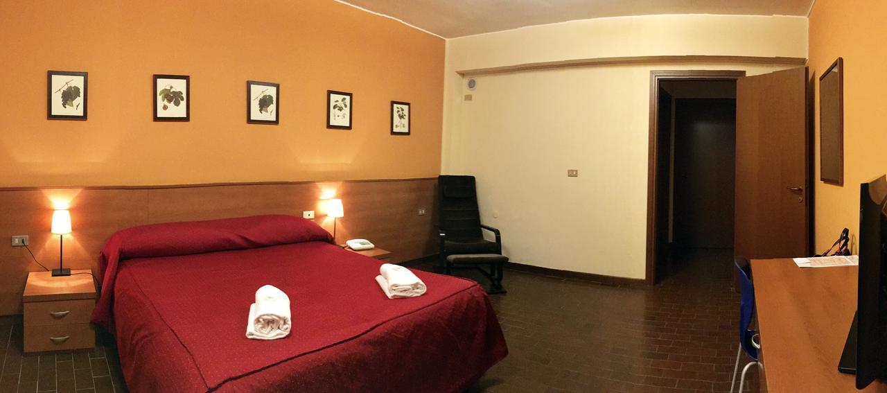 Hotel Forum Rozzano Exterior photo